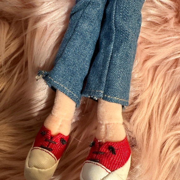 TY Cutie Cathy Doll Poseable doll with shirt and jeans - Picture 7 of 9
